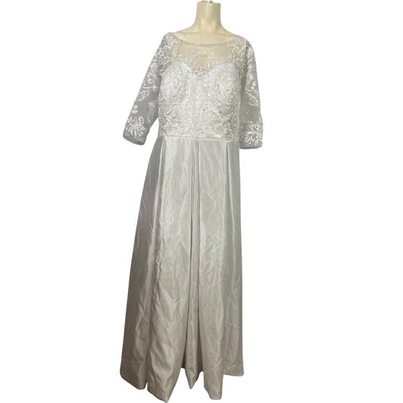 Wedding dress / white - Picture 1 of 16